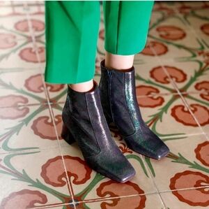 Chie Mihara Volshoi Black mettalic iridescent suede leather square toe boots 37